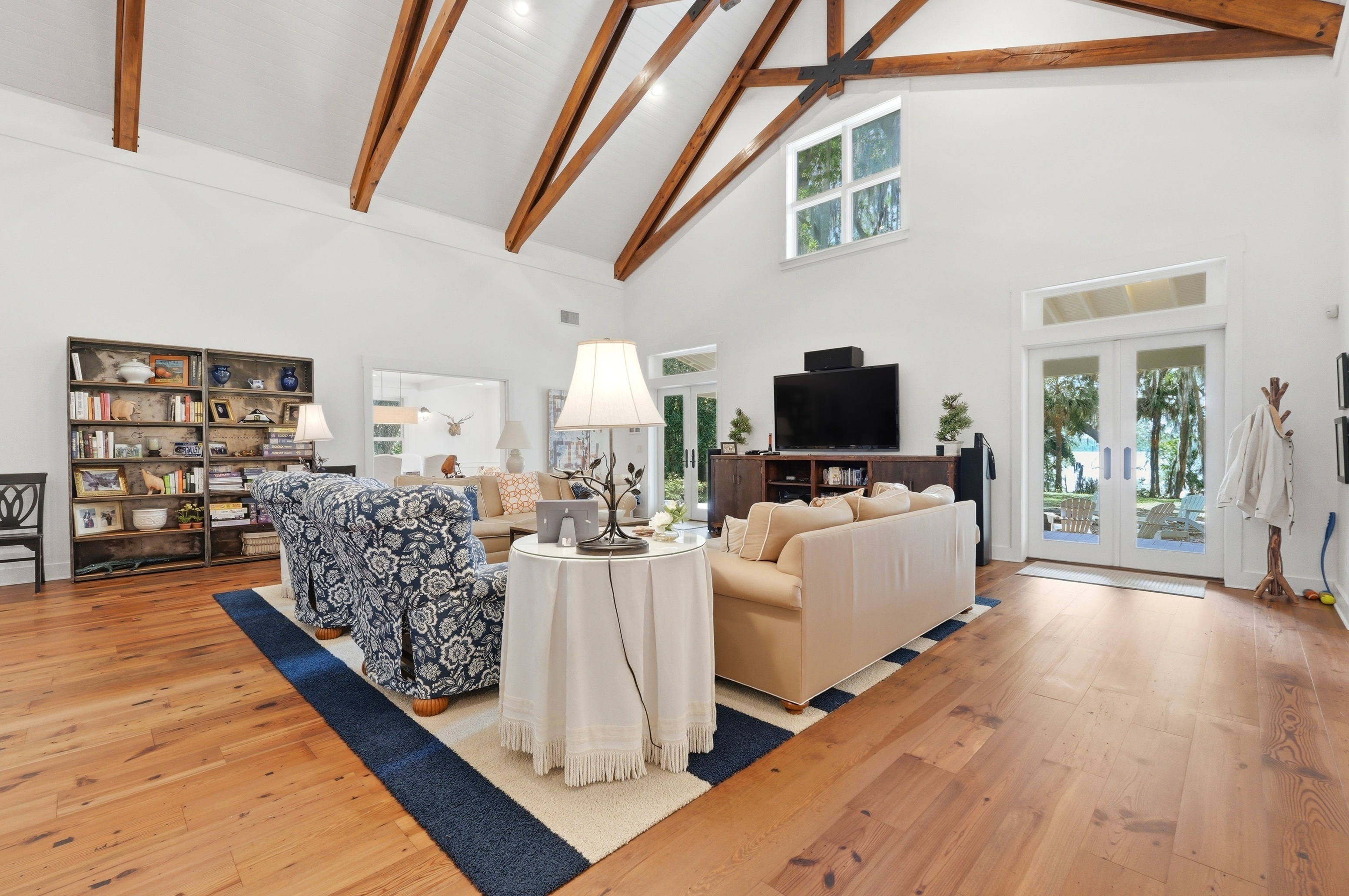 Living room — timber trusses